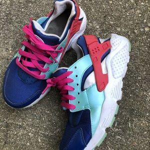 Colorful Nike Huarache Youth Size 5Y 23.5 CM